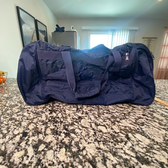 Tommy Hilfiger Navy Blue Duffel Bag - Picture 5 of 9